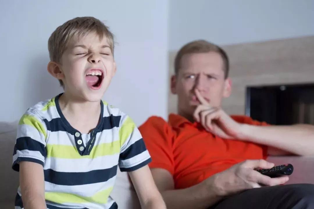 如何缓解小朋友对灭火器的恐惧,小孩不会使用灭火器