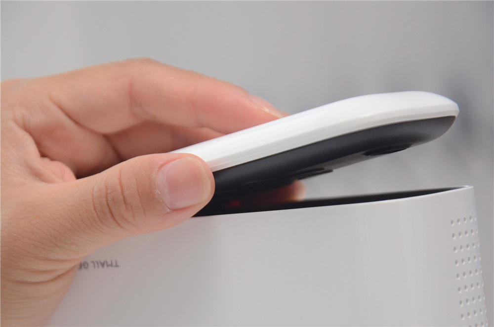 将电影院放进口袋里？天猫精灵“小白盒”便携智能投影仪评测