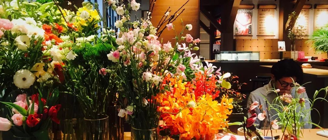 手机如何拍出胶片感照片,旧胶片怎样用手机成像