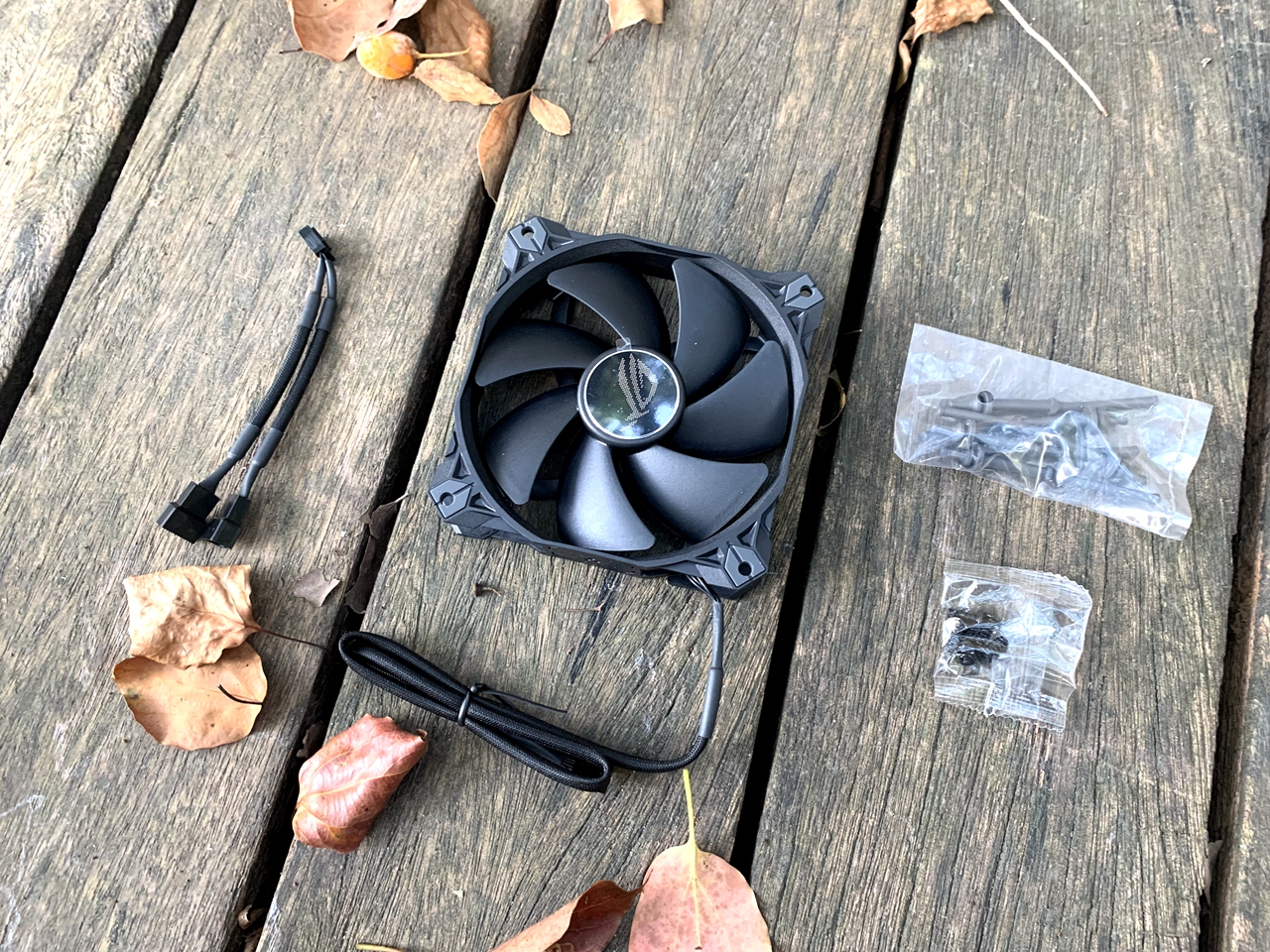 rogxf120风扇评测,内心强大外表朴素