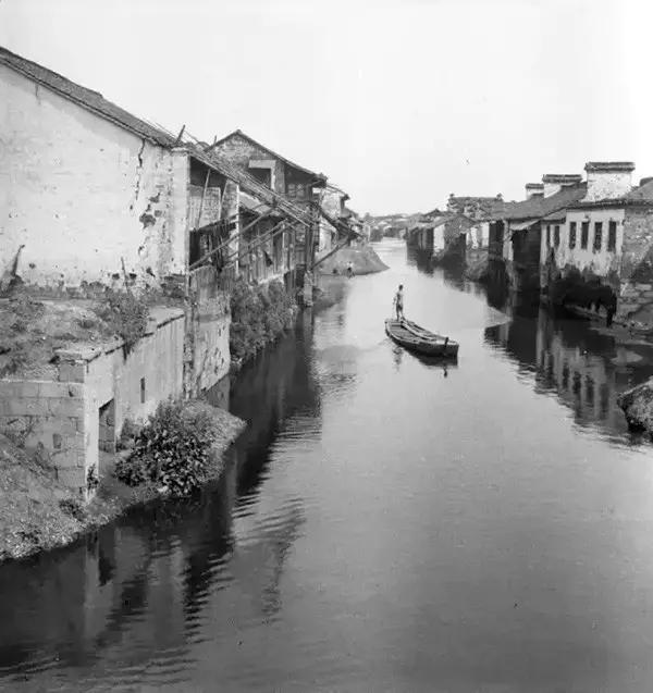 南京相隔百年的照片,南京城景对比图