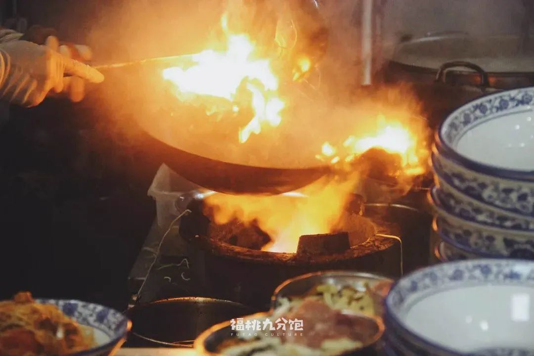 王宝强吃面道士下山,道士下山吃面图片