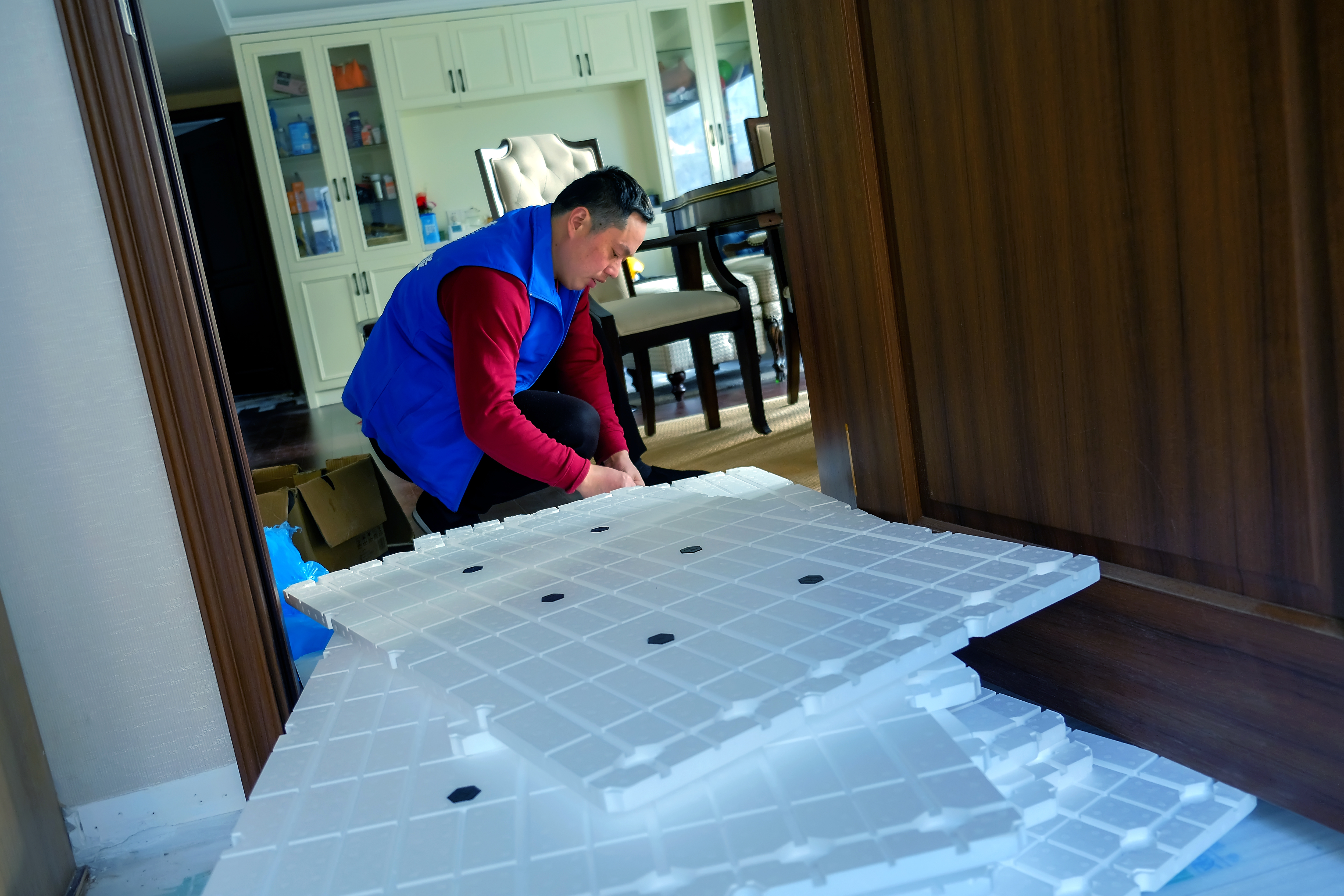 常规地暖不适合铺装的情况云墨绿能石墨烯地暖一招搞定