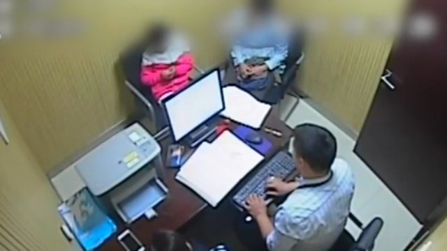 女童从17楼坠落后奇迹生还,两岁女童从18楼坠落奇迹生还