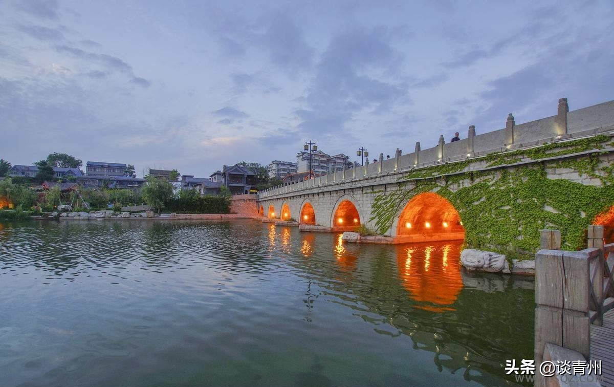 青州之两岸原声赞不住轻舟可看万重山