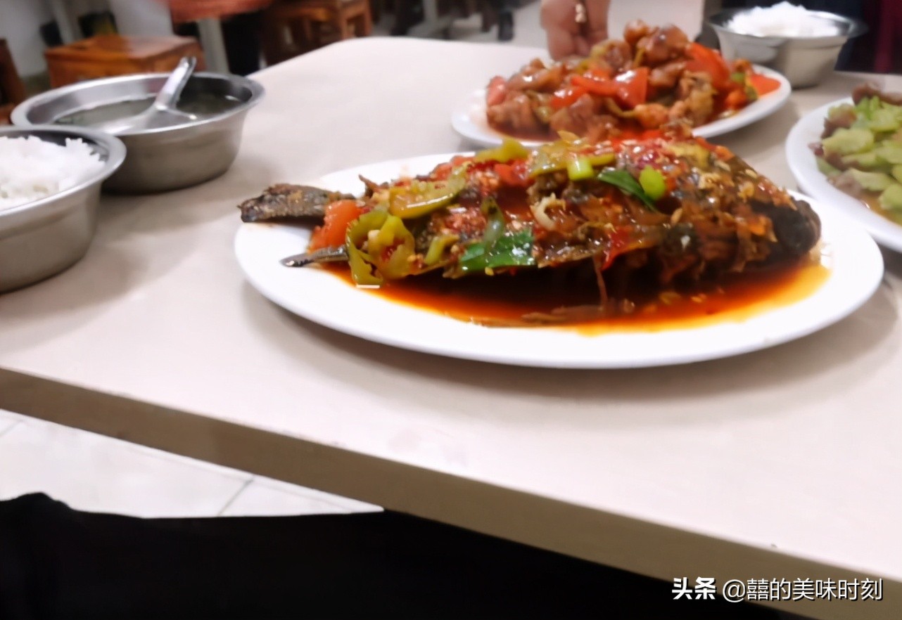 柳州老字号美食一条街,广西柳州路边25年的苍蝇馆子