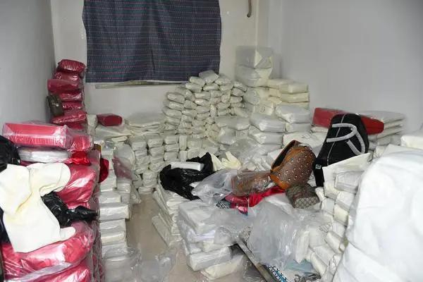 真皮包刺鼻气味,皮革味扑面