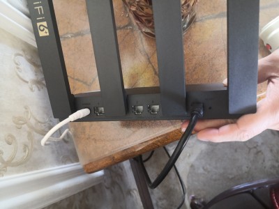 华为ax3pro和小米ax3000哪个好,华为路由器ax3pro对比小米ax3000