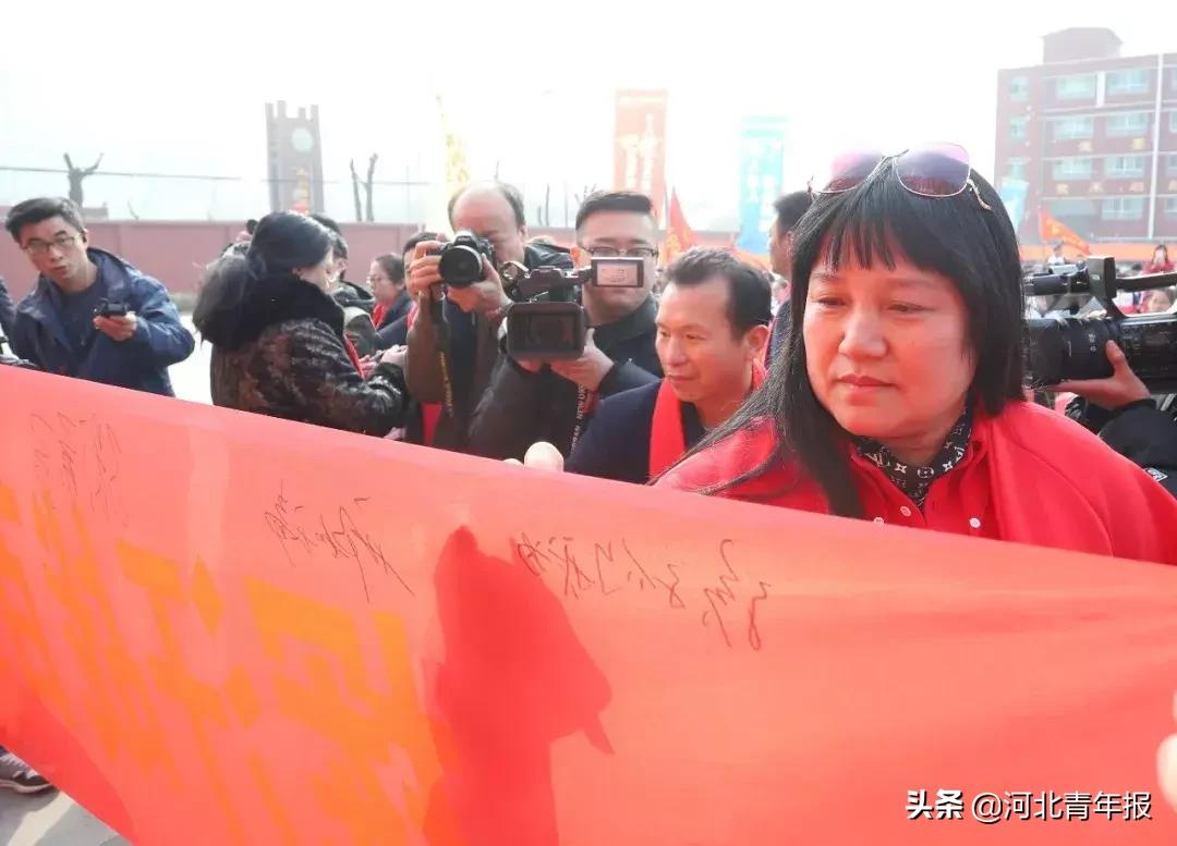 太谷二中启航学校家长助威高考,太谷二中2024年高考百日誓师