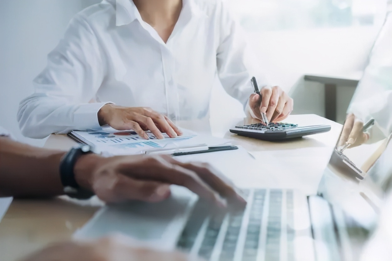 银行业真实工资,再见铁饭碗揭秘银行真实薪资待遇