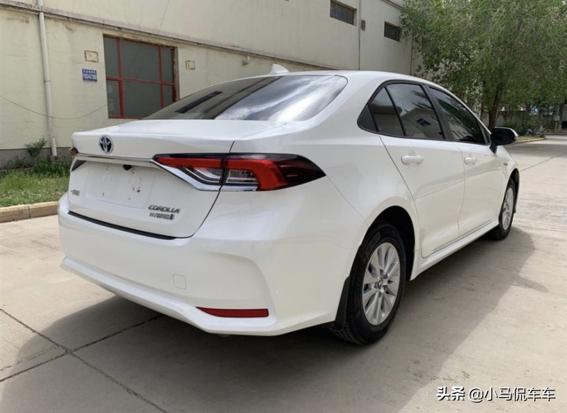 卡罗拉双擎跑长途真实感受,上下班来回100公里远吗