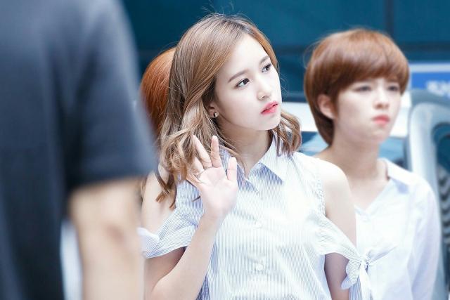 名井南是twice什么担当,twice名井南帅气