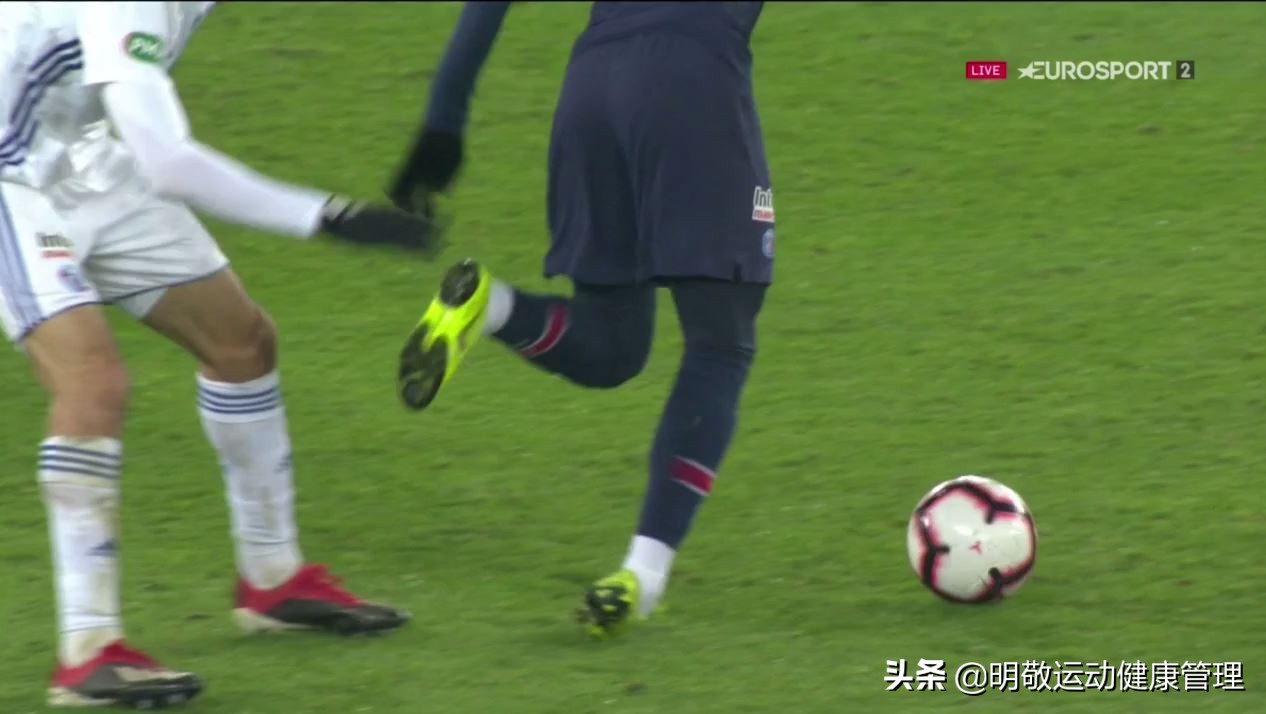 足球膝盖防受伤训练,足球防止崴脚训练