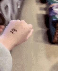 把中间的门店租下来取什么名字好,租下门面不知道取什么名字