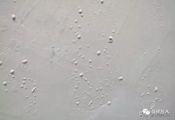 腻子脱粉的原因和处理方法,腻子起泡掉皮是怎么回事