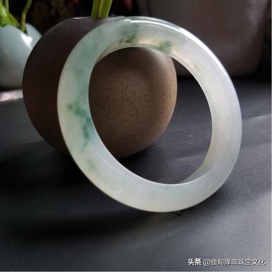 翡翠种水颜色一览表,翡翠常见的5种颜色有哪些