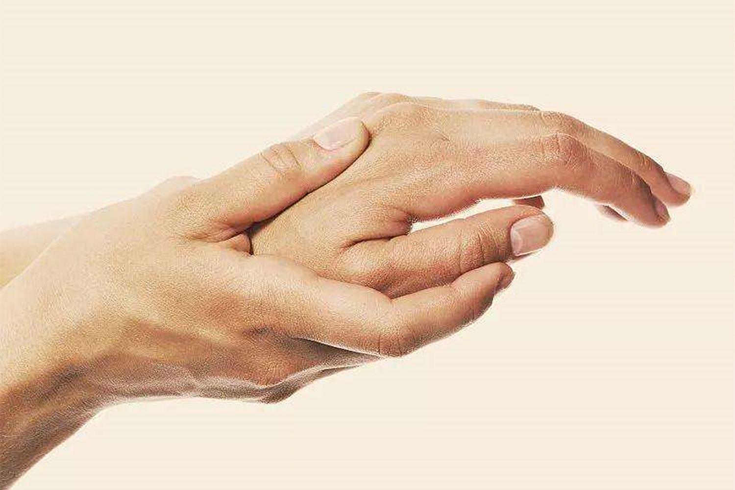 孕妇手麻严重影响睡眠怎么办,孕妇手麻是什么原因引起的