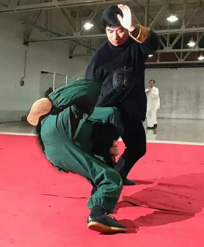 太极拳内功千斤坠,太极拳千斤坠到底有多厉害