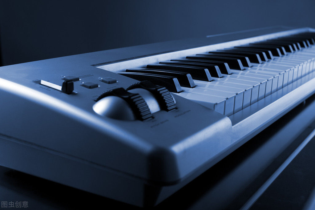 编曲是midi键盘好还是合成器好点,电钢琴做midi键盘怎么样