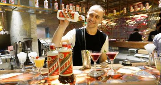 俄罗斯人到黑河吃中国美食,俄罗斯人到中国吃小吃