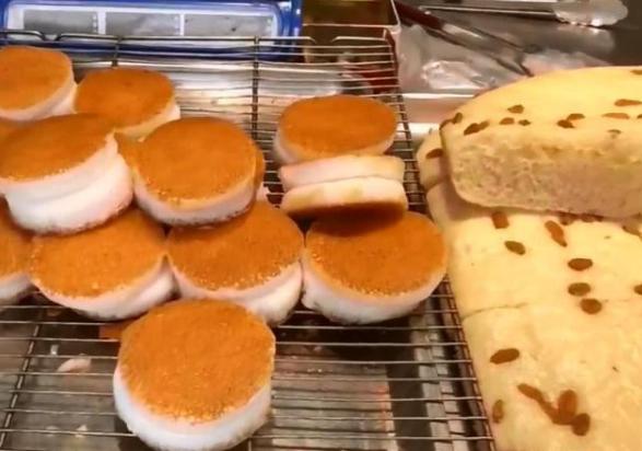 湖北荆州夫妻,在昆山做小本生意,米饼2元一对,生意火爆