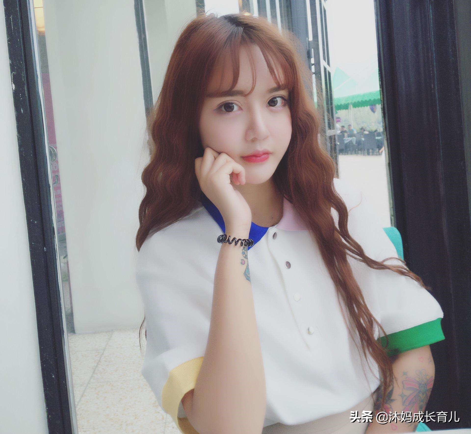 从小被灌输家里穷的孩子很自卑,经常给孩子灌输穷的思想