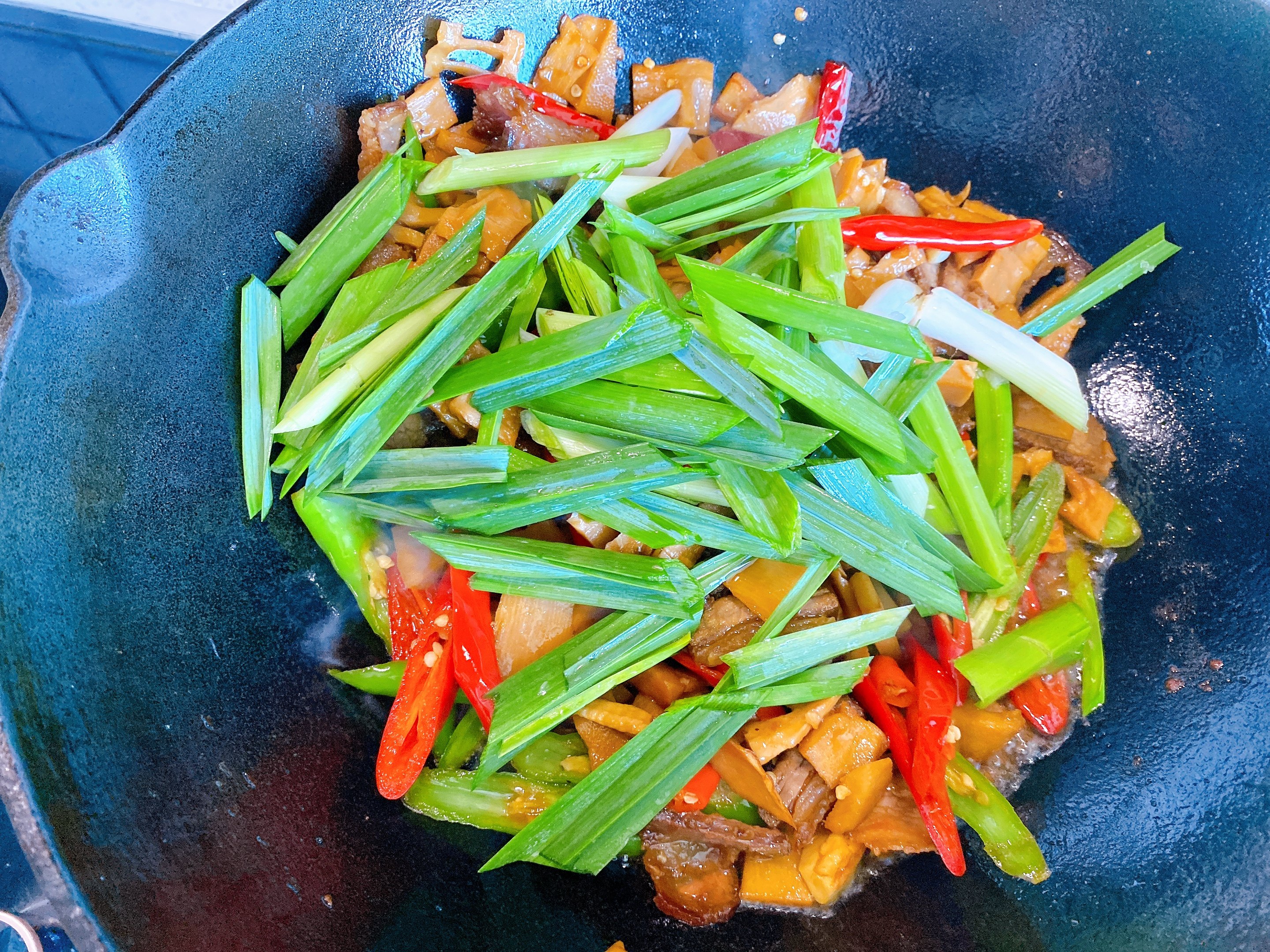 笋干怎么炒才好吃,笋干为何非要肉来做才好吃