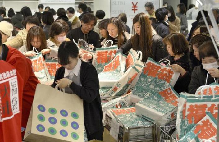 “中国制造”火到日本,当地人排队购买,称:希望中国加速出口