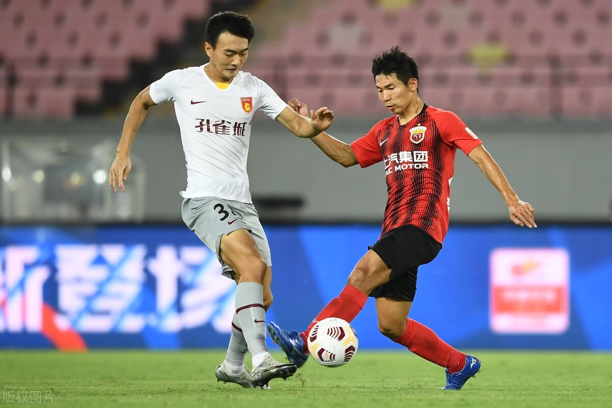 现在国足有哪几个厉害的球员,未来国足最受期待的球员是哪些