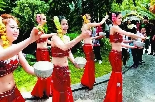 来版纳感受一下不一样的风情,来版纳旅游