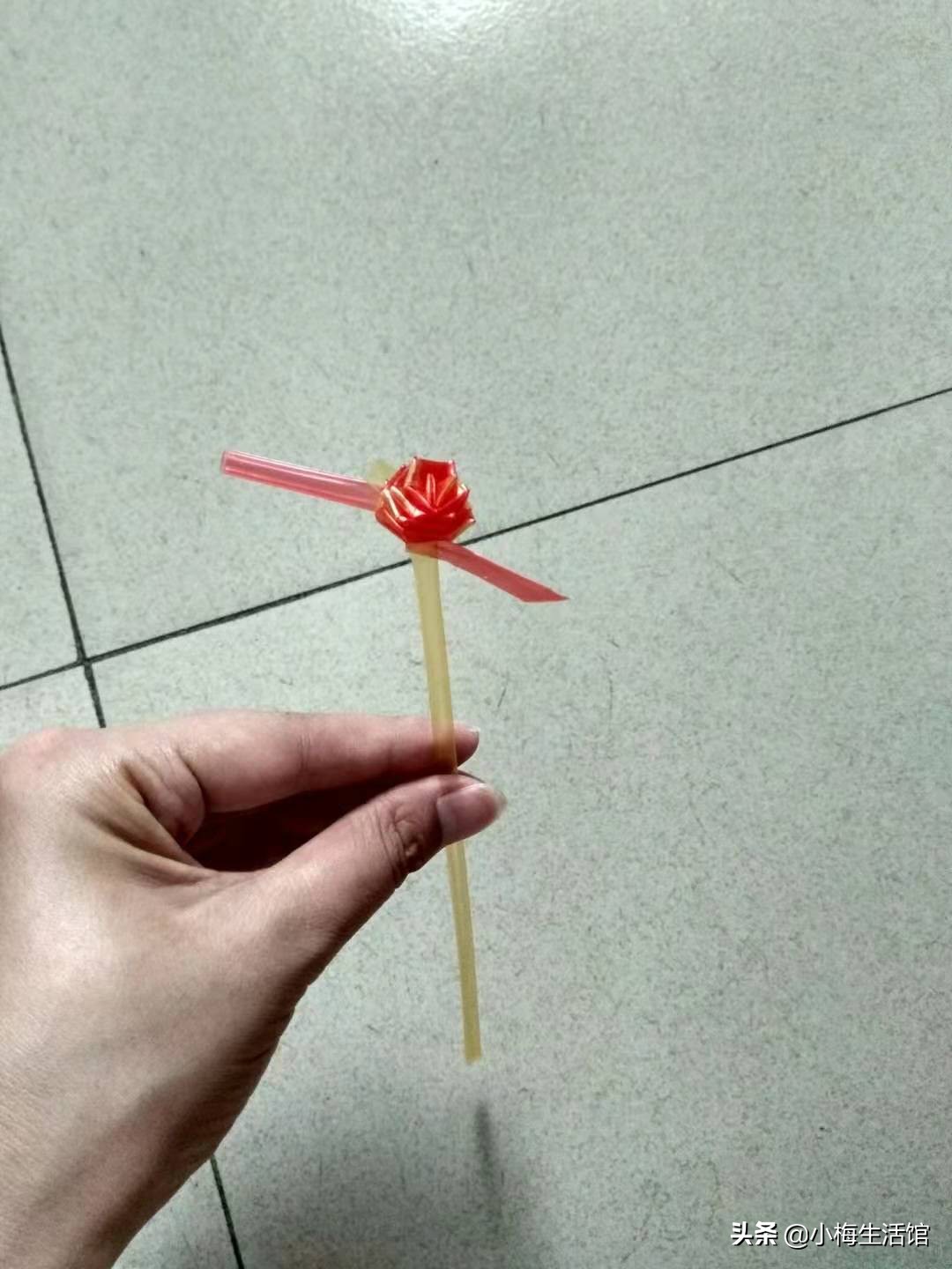 用卫生纸折玫瑰花慢教程,最简单大玫瑰花折法2步