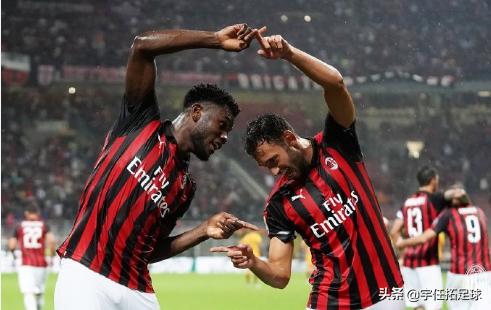 奥特庆祝！日本前锋中二程度爆表，大牌球星也爱cosplay