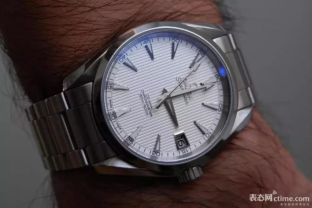 欧米茄海马间金值得入吗,欧米茄海马哪个最值得购买