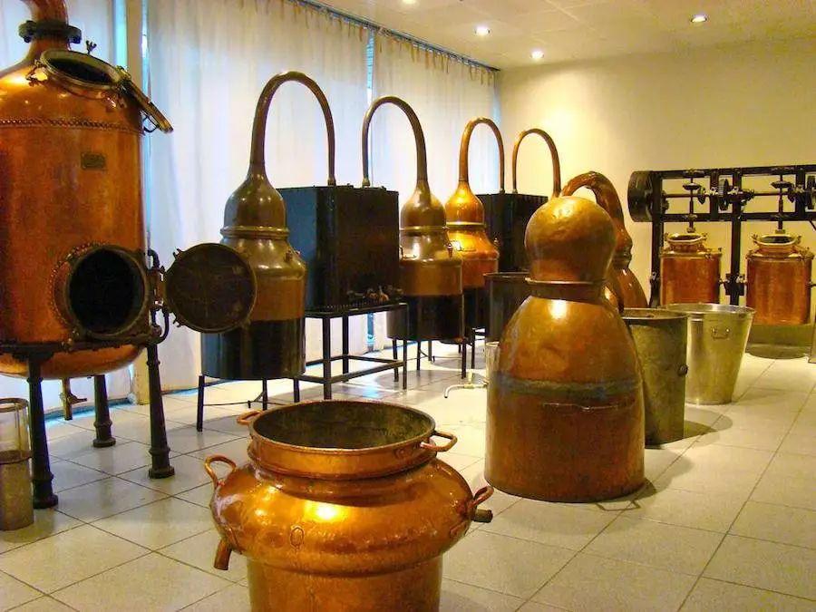 法国香水生产地，香奈儿迪奥诞生于此，两座香水之都有什么来头？