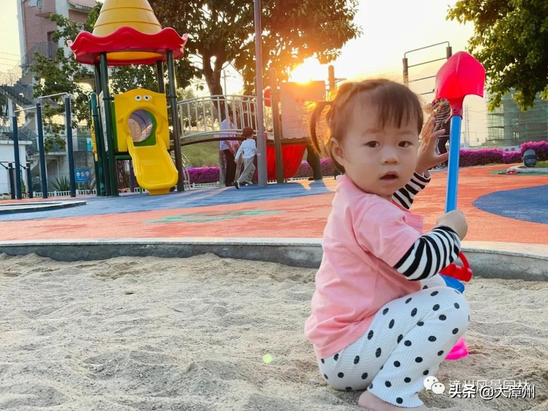 市区这8大公园“魔幻”变身!增添了游乐区、沙坑、足球场、彩绘墙....