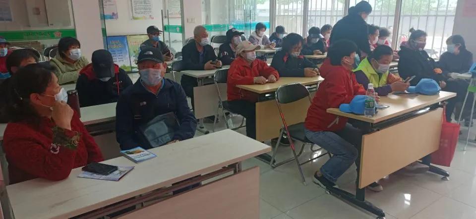 【*党**史学习】三间房乡：开展“永远跟*党**走奋进新时代”*党**史学习教育