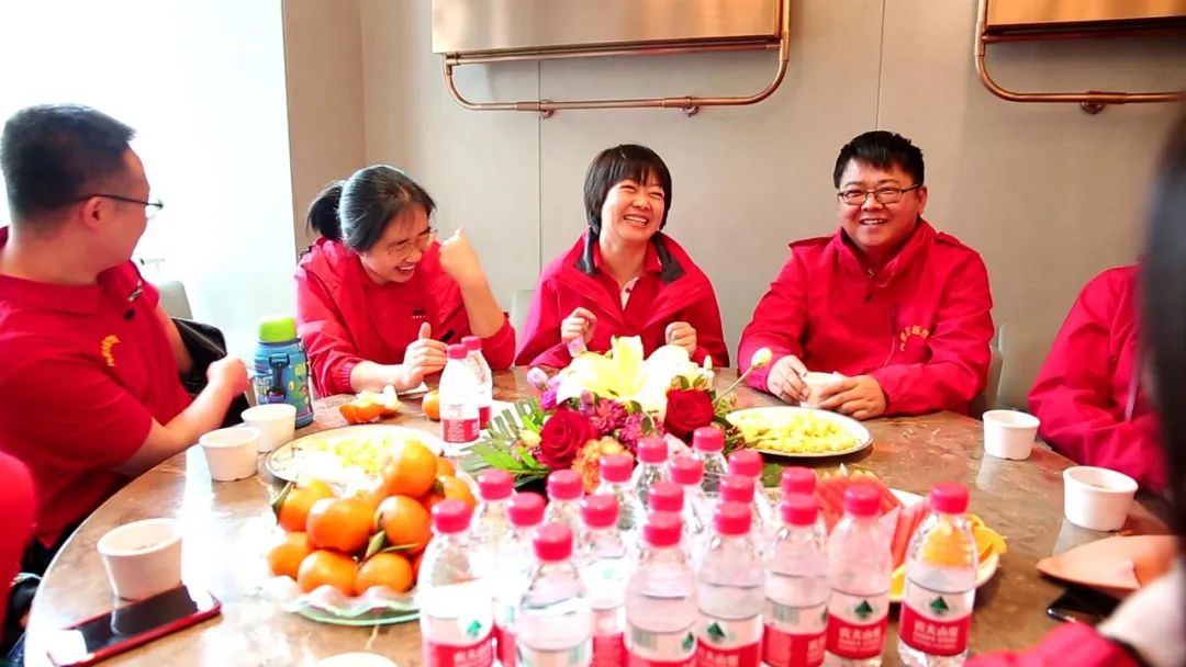 小肥羊大骨浓汤涮羊肉,小肥羊大爱无疆