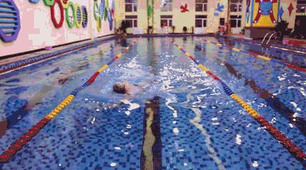 女生游泳得皮肤病,22岁女孩在家洗澡突发疾病