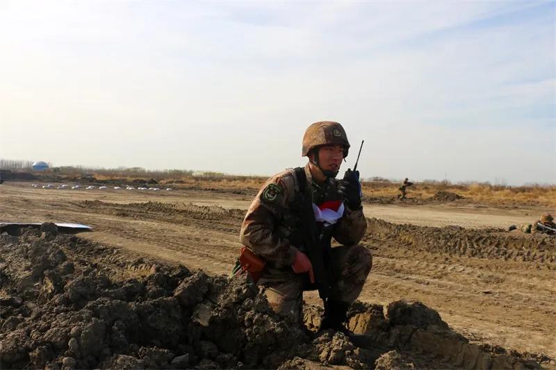 少尉服役8年是什么军衔,少尉新疆军区三等功