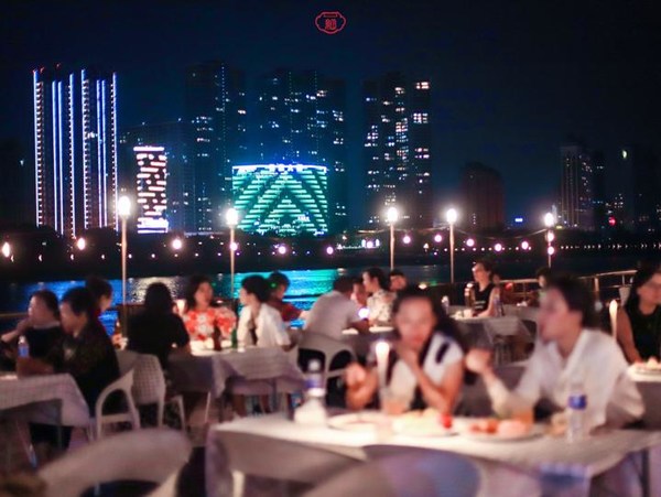 桐庐夜游富春山居景区,桐庐富春江夜游和白天游