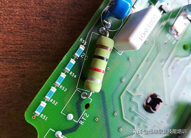 fluke万用表15b+和18b+的区别,fluke万用表和国产的对比