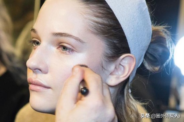 明星化妆师的秘诀分享，五招遮瑕手法打造无痕心机裸妆