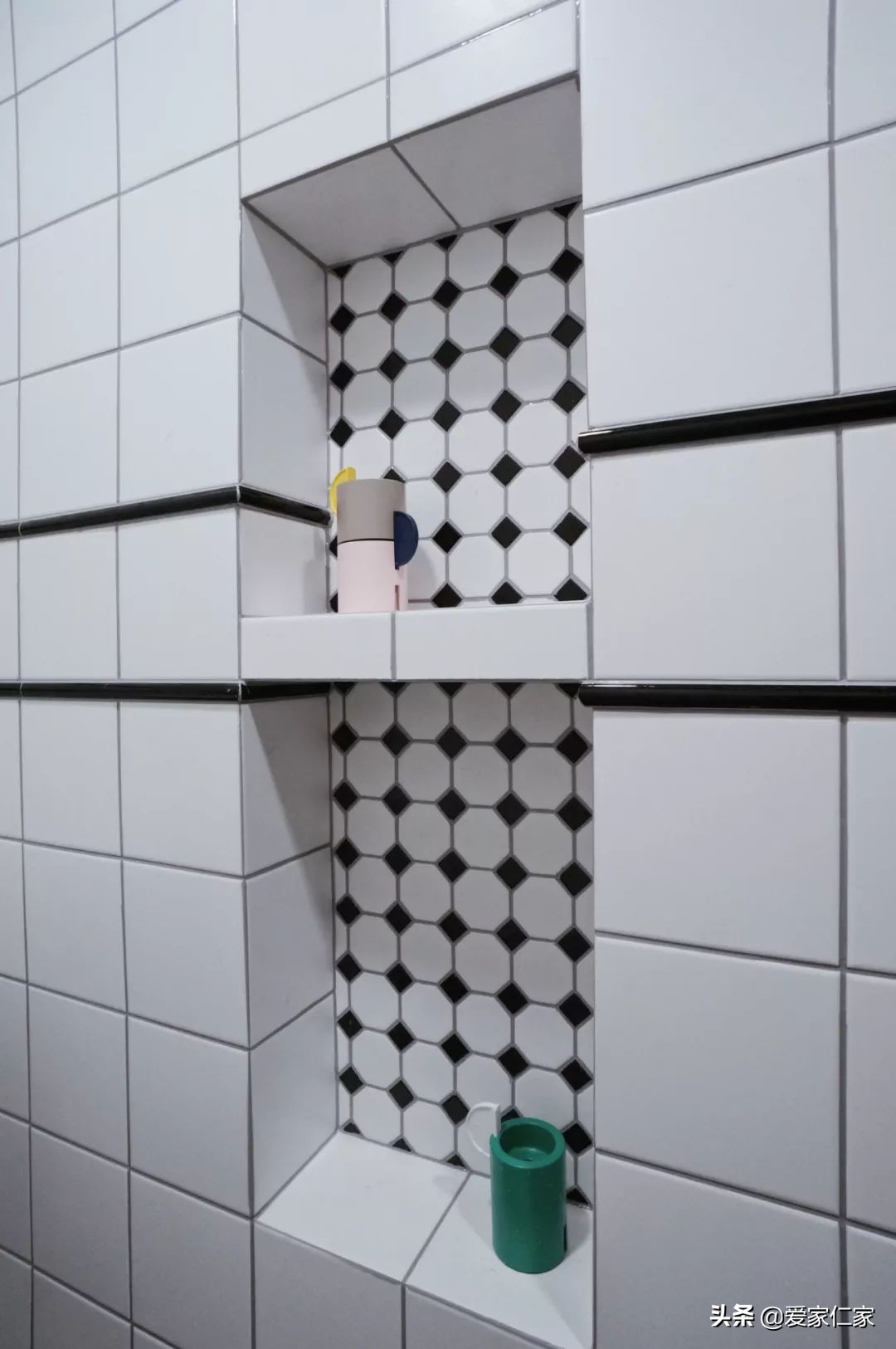 她买下32㎡上海老旧学区房，为女儿打造小桃园，还有超舒适大庭院