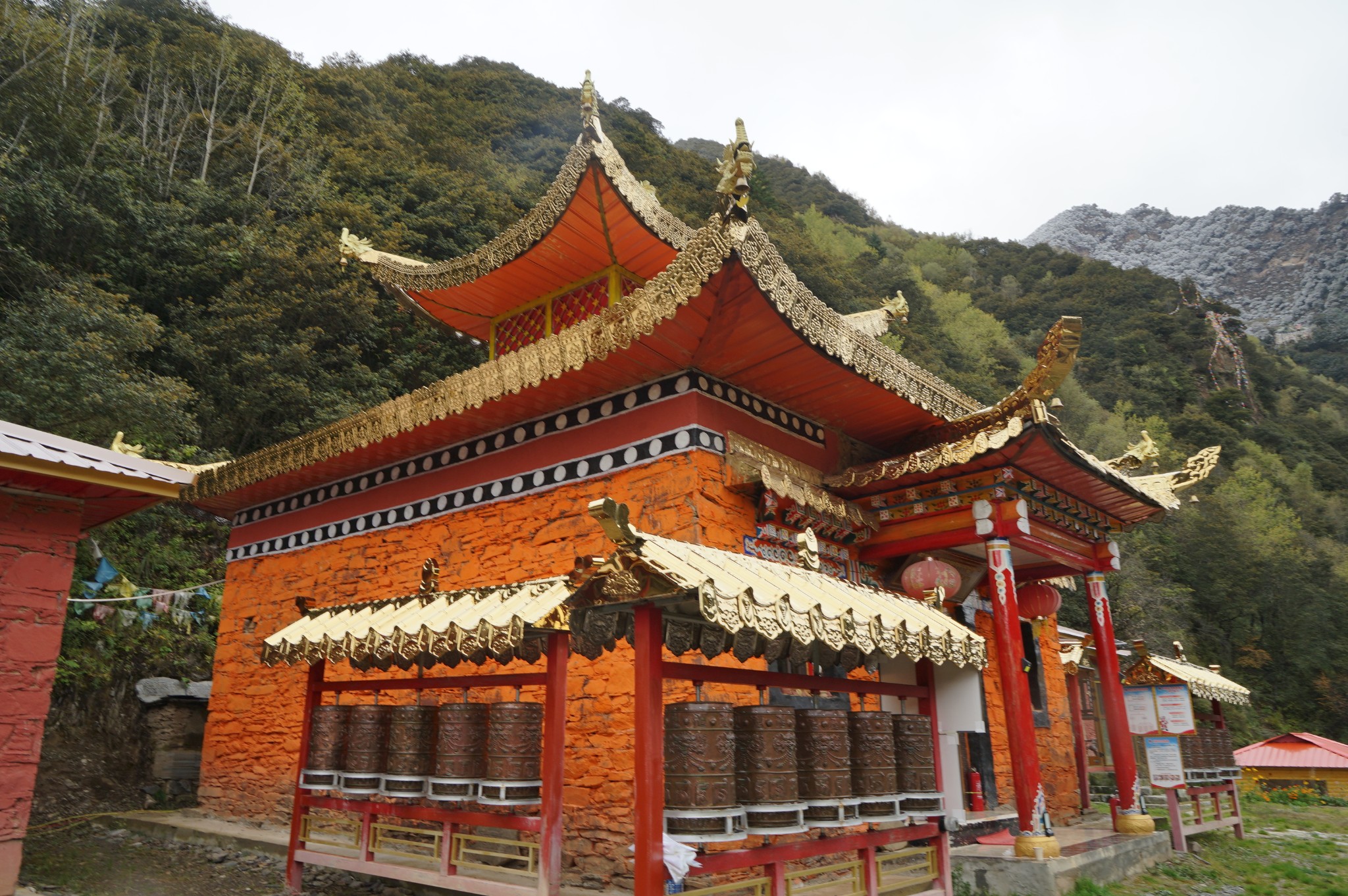 四川阿坝州羌寨碉楼群,阿坝藏族羌族自治州碉楼