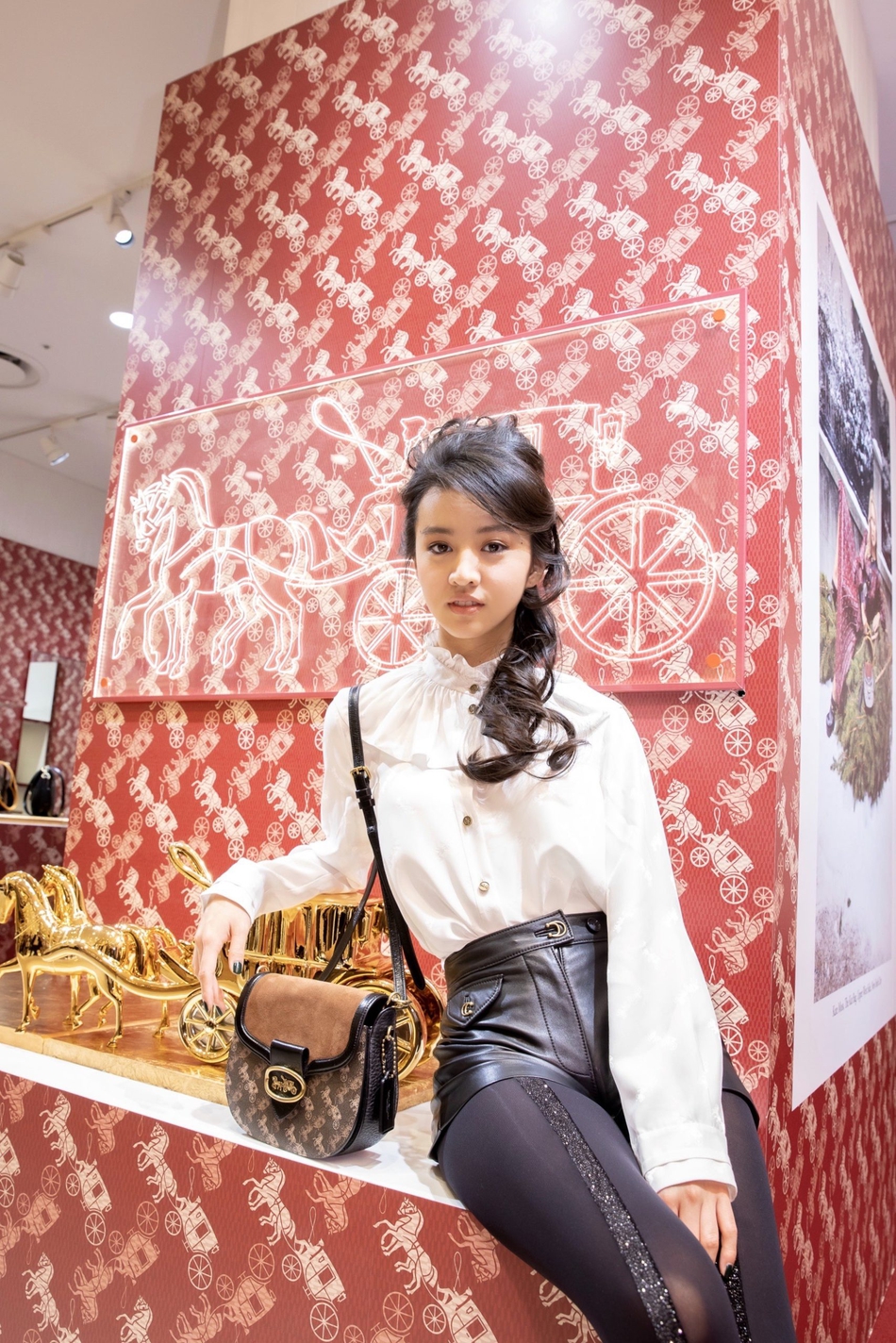 木村光希白衬衫,木村光希穿粉色线衫眉眼温柔