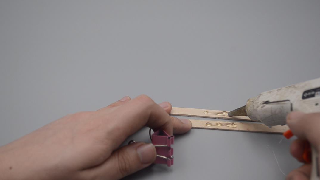 热熔胶棒隐藏用法图解视频,热熔胶的简单用法图解说明