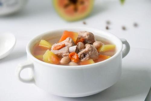 如果喜欢喝汤用什么熬比较省煤气,怎样才可以熬出特别鲜美的汤