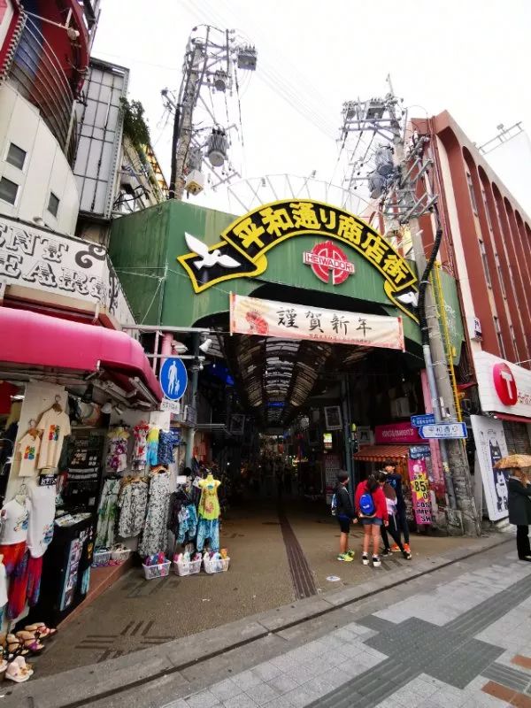 春节街头见闻,街头采访体验有钱人生活