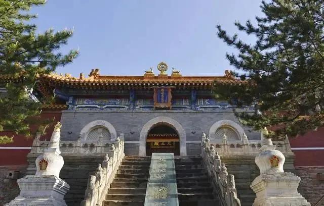 去五台山拜佛必须去的寺庙,去五台山拜佛最主要去哪个庙