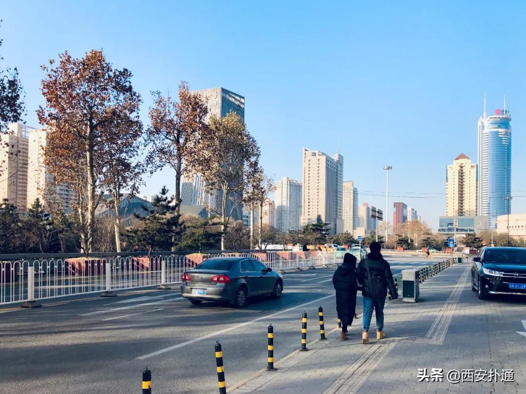 我住进西安37元一晚的胶囊房，扒开了西漂的另一面